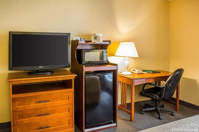 Quality Inn Newton At I-80 מראה חיצוני תמונה