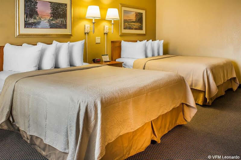 Quality Inn Newton At I-80 מראה חיצוני תמונה