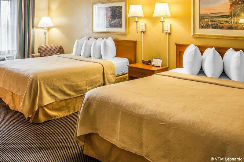 Quality Inn Newton At I-80 מראה חיצוני תמונה