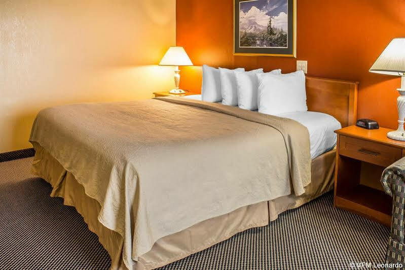 Quality Inn Newton At I-80 מראה חיצוני תמונה